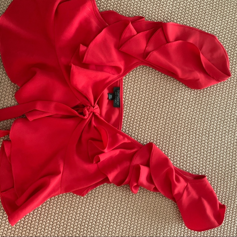 Crop top. Top shop brand. Tie in the front